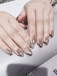 -丽心自助美甲美睫