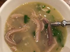 阿里家白羊杂汤-阿里家·新疆烤肉酒場 by MIG