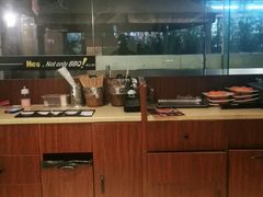 自助取餐区-何师烧烤·香辣蟹·川菜·30年老品牌(太古里旗舰店)