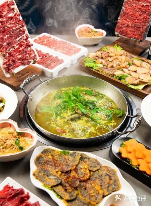 伴山牛贵州黄牛肉火锅·苗疆非遗艺术餐厅(上海首店)图片