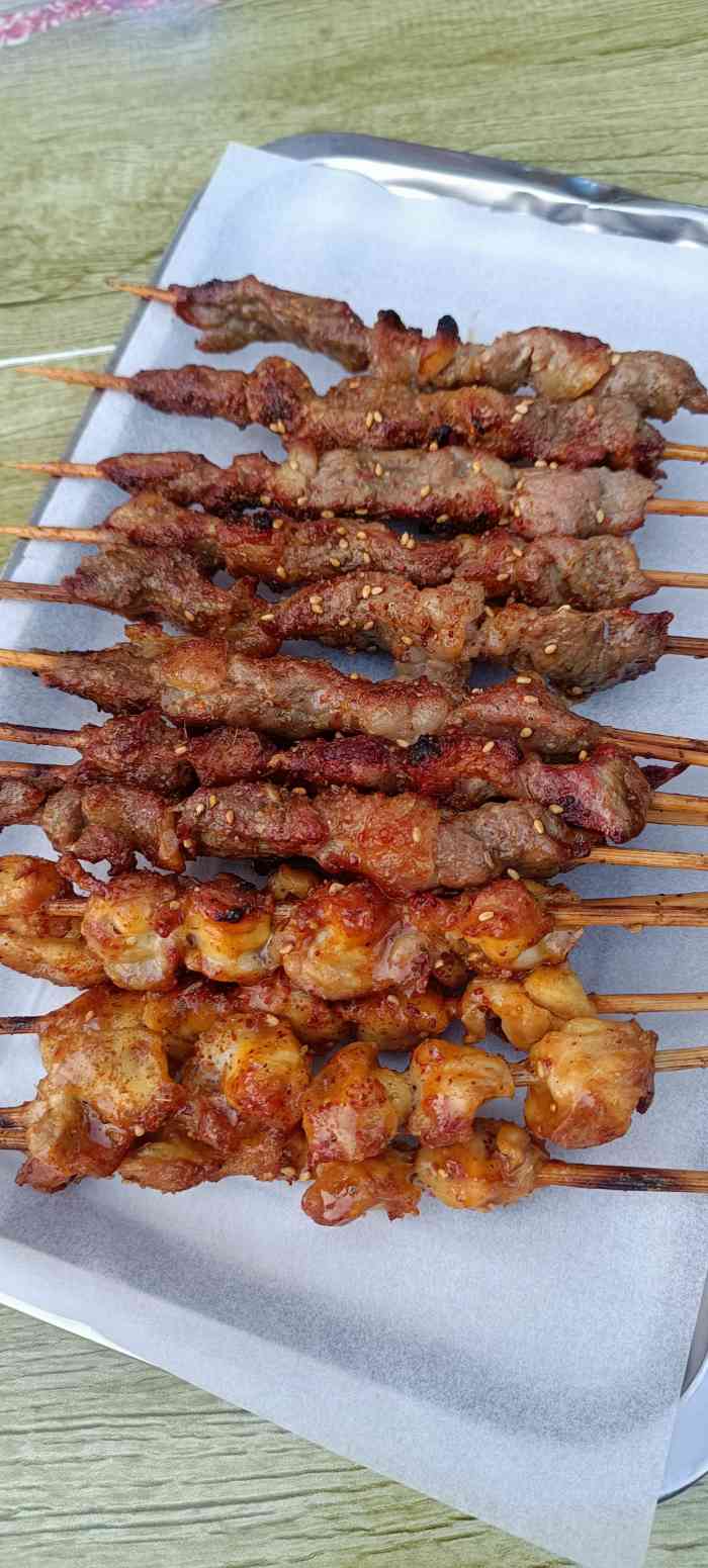 新疆大串-"我说新疆烤串好吃应该没人反对吧,就是纳闷.