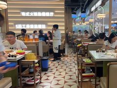 -洪氏嗨捞·广东猪肚鸡·椰子鸡火锅(西咸万象城店)