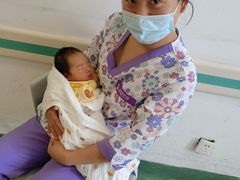 -秋歌护理·月嫂·育儿嫂(浦东医院店)