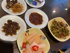 -富正毅三下锅·湘西韵味(天门山索道店)