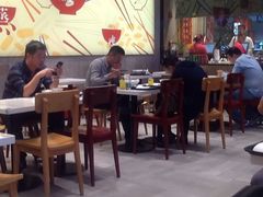 大堂-百事佳烧鸭牛腩(上海虹桥站店)