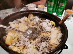 -帅巴人舅母子腊蹄民俗村