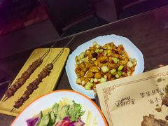 -东口码头·烧鸽子·鱼头泡饼·地方菜(金鹰悦城店)