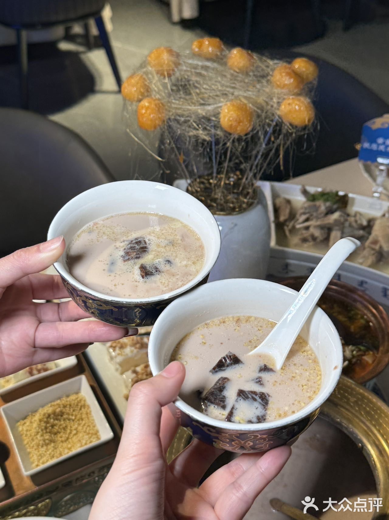 简直刷新了我对蒙古菜的认知！人均150居然能吃到烤全羊
