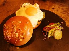 -HIGH FIVE哈福手工汉堡(桂林路店)