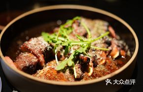 Garlic-Apple Roasted Iberian Black Pig Ribs
