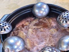 土茯苓鸽子汤-一煲鸽