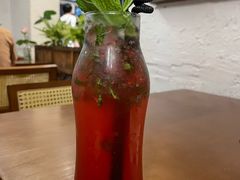 -Mark&Mars Restaurant