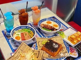 大老远的就能看到它家的门面。已经迫不及待进去一探究竟了