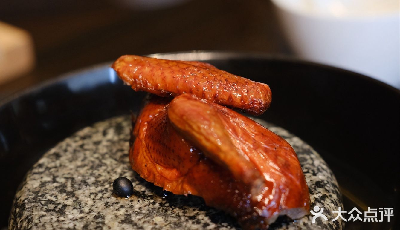 高端海鲜与川味泡椒的结合,东星斑肉质细嫩