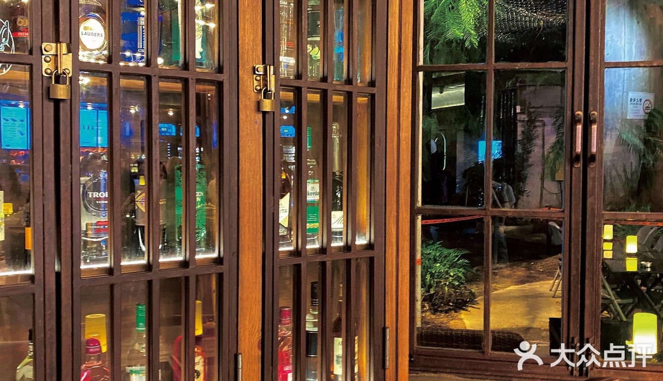 深圳探店|首个车站主题自选餐吧