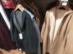 -URBAN REVIVO(高德置地广场·春广场店)