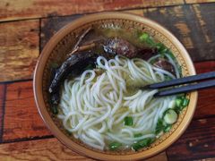 -正宗李家土鸡米线店