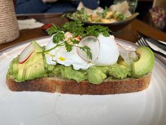 牛油果温泉蛋吐司-O'mills Sourdough Bakery&Bistro(永嘉路店)