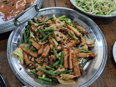 脆骨海鲜豆腐锅-李东农庄(中南百草园地标店)