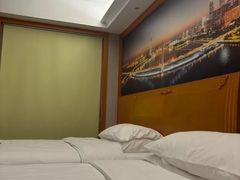 -维也纳酒店(华为广州研发中心罗冲围店)