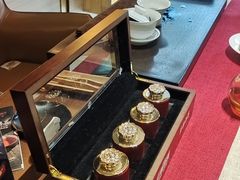 -红鼎豆捞·非遗鲍皇汤火锅(宝丰路店)