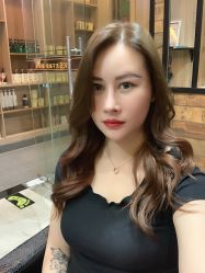 -天下皇剪新潇洒美容美发