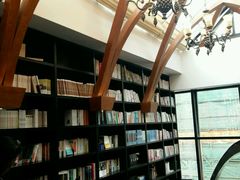 -钟书阁(松江泰晤士小镇店)