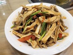 凉拌茄子干-西部范小生鲜炒大盘鸡(渭南店)