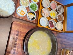 -良米山·云南野生菌过桥米线(上海首店)