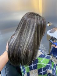 -Tloml salon