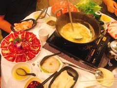 -鲜入围煮花胶鸡海鲜火锅