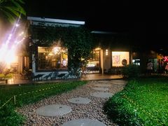 -莓园冰淇淋店