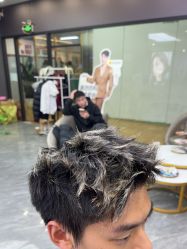 -藤野造型烫染·漂发