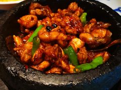 石锅杭椒牛蛙-桂满陇天书(南京德基旗舰店)
