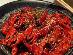 -肥肥虾庄·金牌油焖大虾(汉街SKP店)