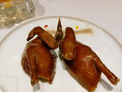玻璃掛皮乳鸽皇-北京厨房(SKP店)