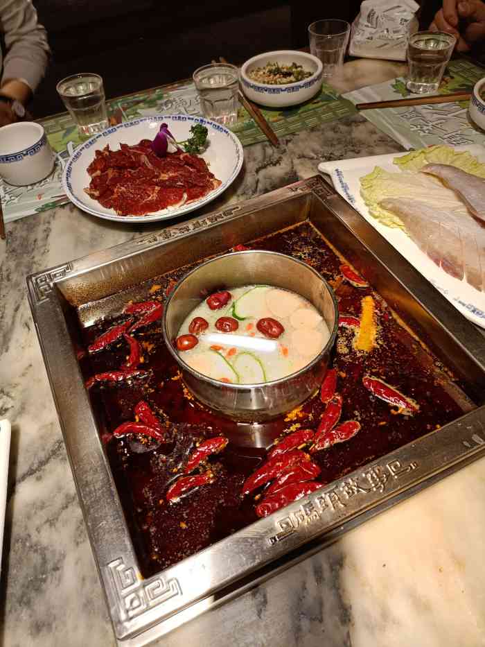 码头故事火锅(中和镇店)-"环境不错,店家也很热情,我们是来川旅游的.
