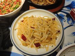 -川流不息·地道川菜·小龙虾(新松江路店)