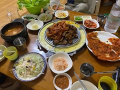 -亲昵春川鸡排(韩国美食街店)