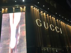 -优衣库(郑州丹尼斯大卫城店)