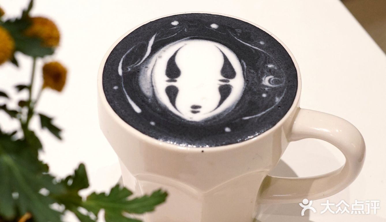 无脸男热饮☕要火🔥圣诞氛围十足🎄萌炸的暖心小店
