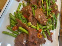 蒜薹炒牛肉-聚贤莊