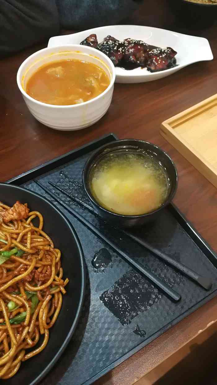 赵小厨(凉城店"赵小厨(凉城店)位于上海市虹口区世纪联华.