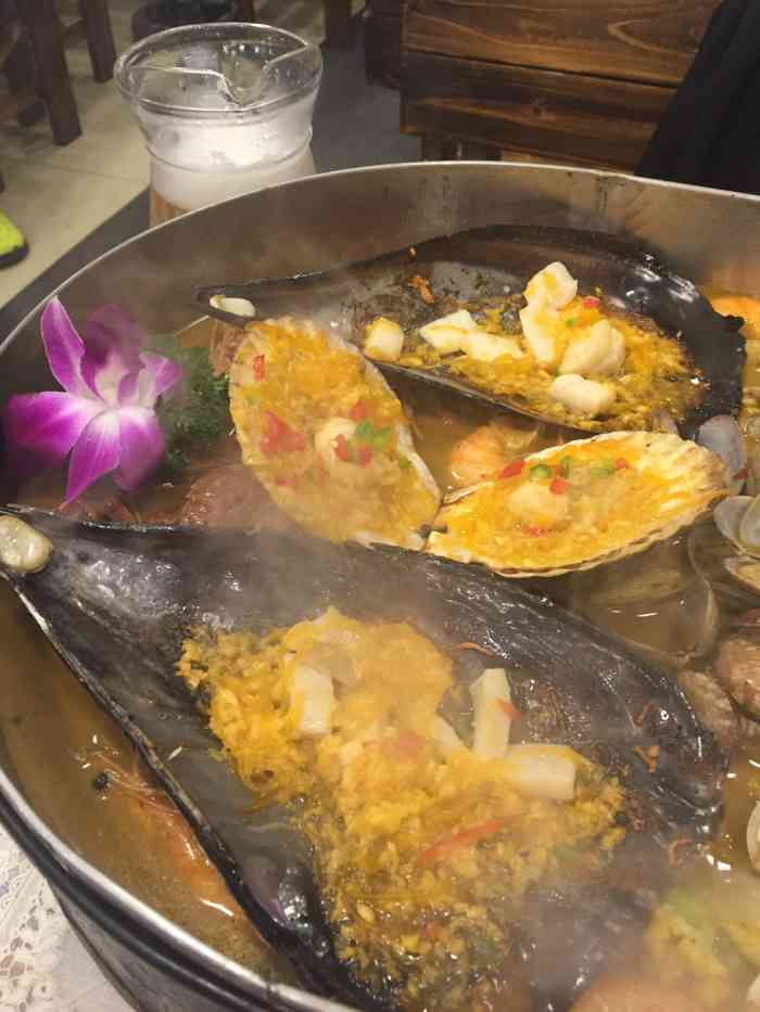 刘记大蚝门海鲜烧烤(宝山万达店)-"不错,海胆真心的新鲜,赤贝也很不错