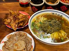 -矮子粉店1985·长沙米粉(湘春路店)