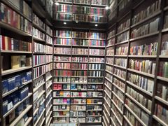 -钟书阁(群光广场店)