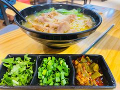 -勺子米线·云南传统小吃市集(四方街店)