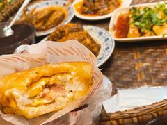 -爆炸头阿姨小四川正宗川味小吃(无任何分店)