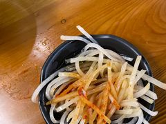 -丽虹云南过桥米线(兴工街店)