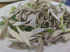 -溢心园香河肉饼总店